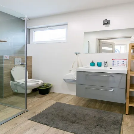 بيت للعطل Cottages, Air Conditioning, Pool