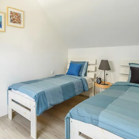 Cottages, Air Conditioning, Pool