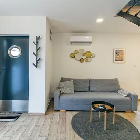 Cottages, Air Conditioning, Pool بيت للعطل