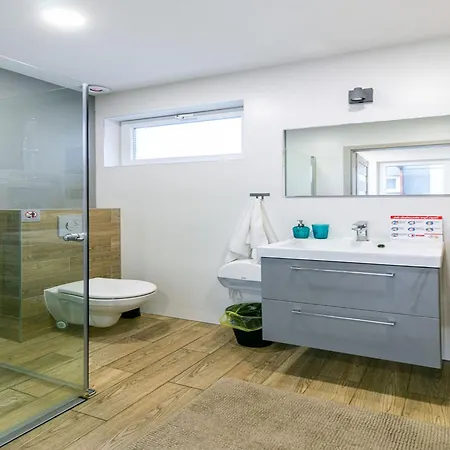 بيت للعطل Cottages, Air Conditioning, Pool نيخوجة